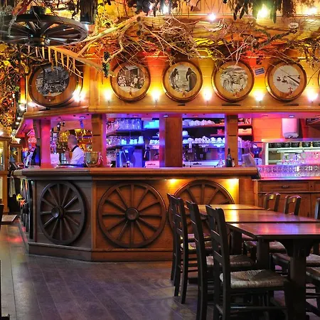La Taverne Des Deux Augustins Hotel 2*